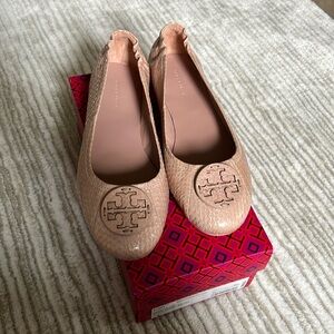 NWT Tory Burch Minnie Travel Ballet Flats in Water Snake Leather Blush Color
